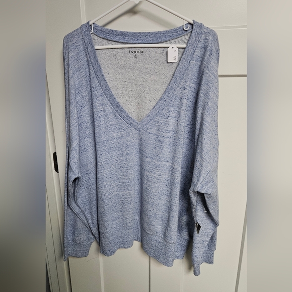 torrid Heathered Light Blue V-Neck Sweatshirt - Picture 2 of 5